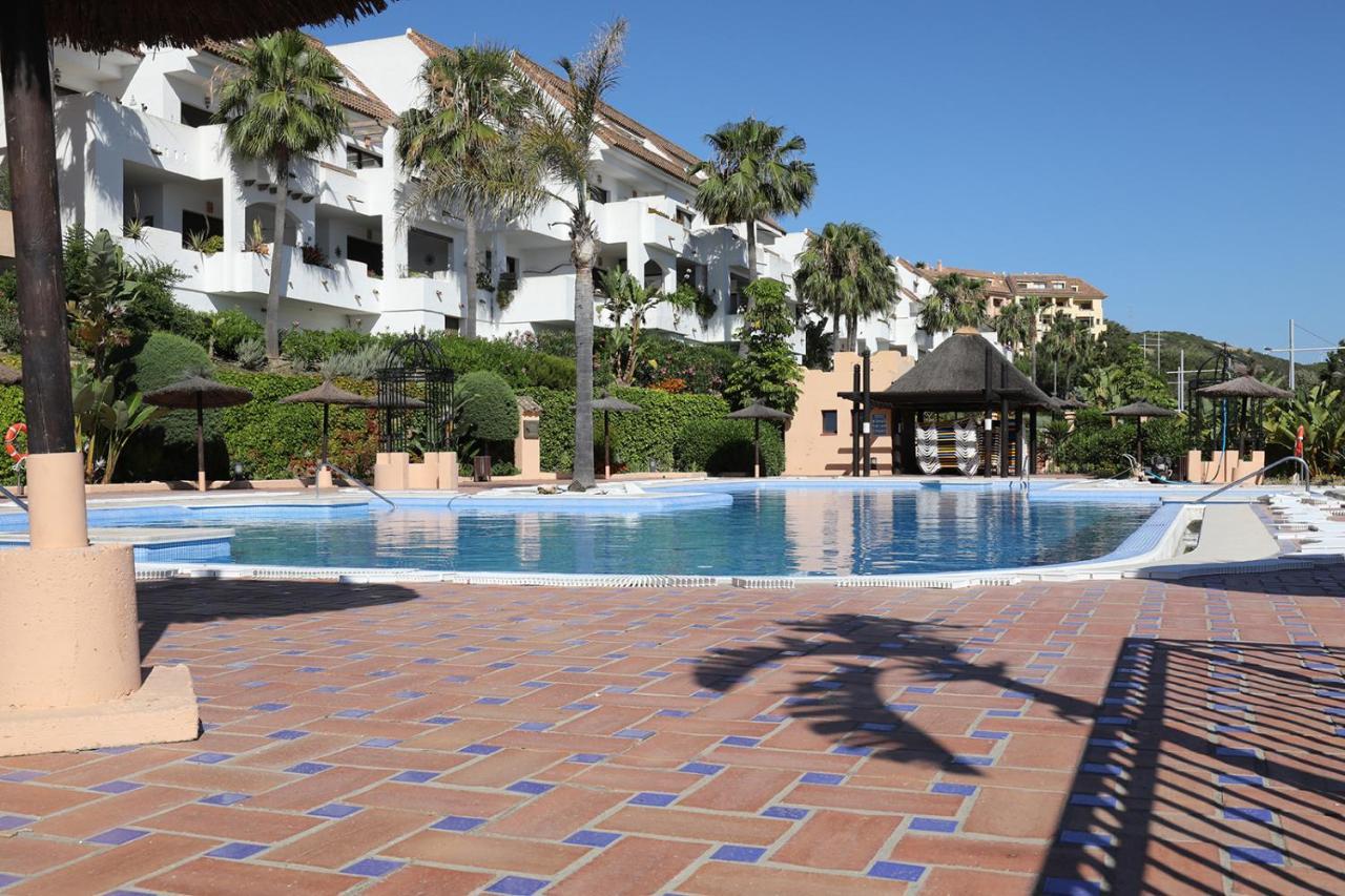 Duquesa Village Apartment - 2 Bed/2 Bath Apartment With Panoramic Sea Views Манільва Екстер'єр фото