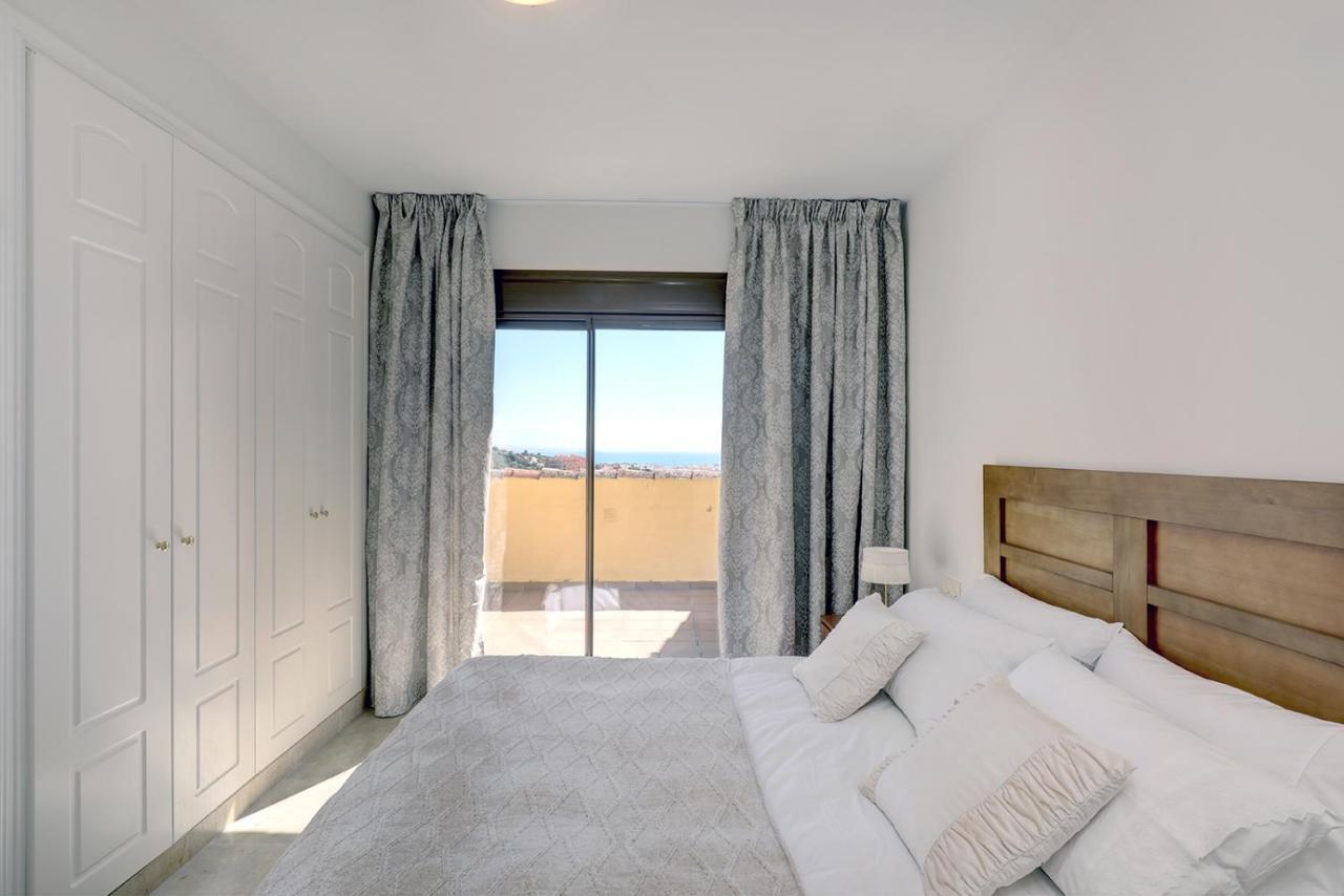 Duquesa Village Apartment - 2 Bed/2 Bath Apartment With Panoramic Sea Views Манільва Екстер'єр фото