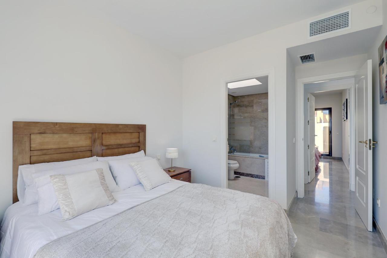 Duquesa Village Apartment - 2 Bed/2 Bath Apartment With Panoramic Sea Views Манільва Екстер'єр фото