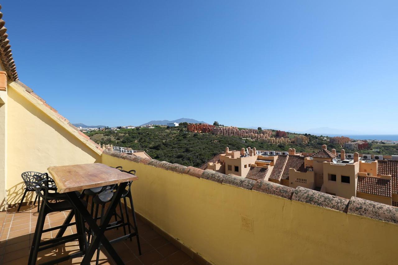 Duquesa Village Apartment - 2 Bed/2 Bath Apartment With Panoramic Sea Views Манільва Екстер'єр фото