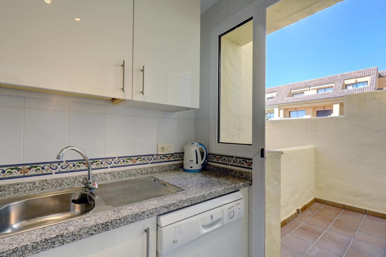 Duquesa Village Apartment - 2 Bed/2 Bath Apartment With Panoramic Sea Views Манільва Екстер'єр фото