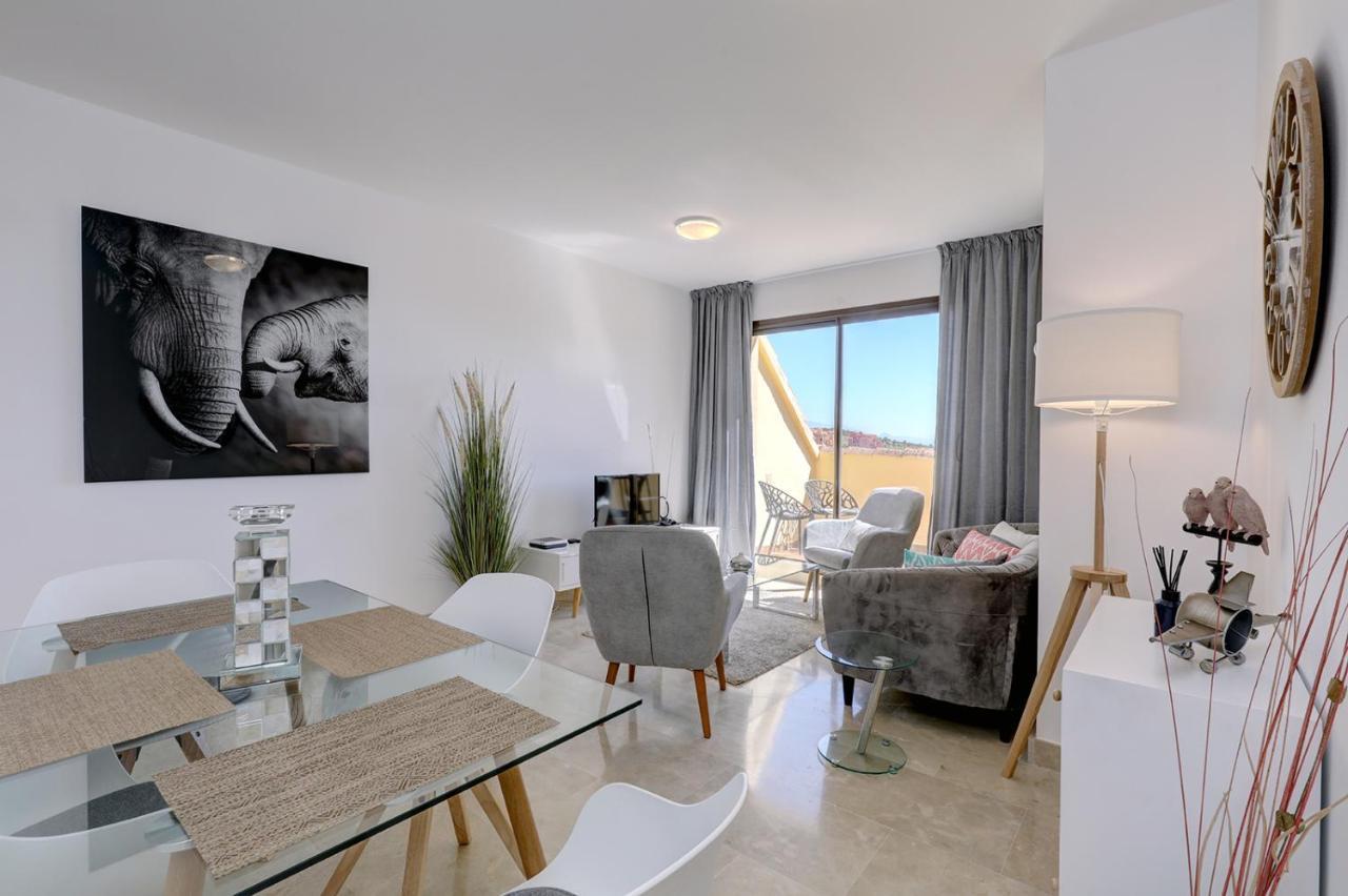 Duquesa Village Apartment - 2 Bed/2 Bath Apartment With Panoramic Sea Views Манільва Екстер'єр фото