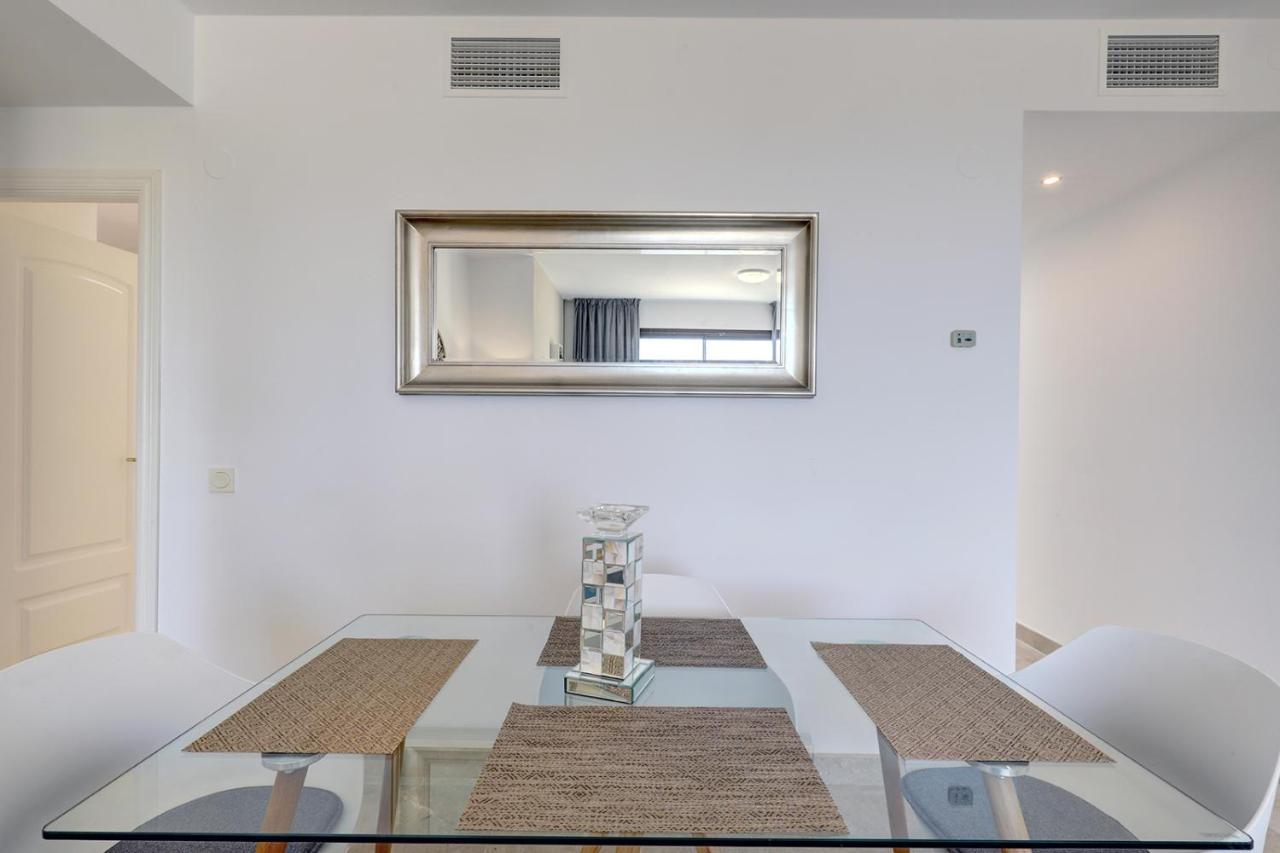 Duquesa Village Apartment - 2 Bed/2 Bath Apartment With Panoramic Sea Views Манільва Екстер'єр фото