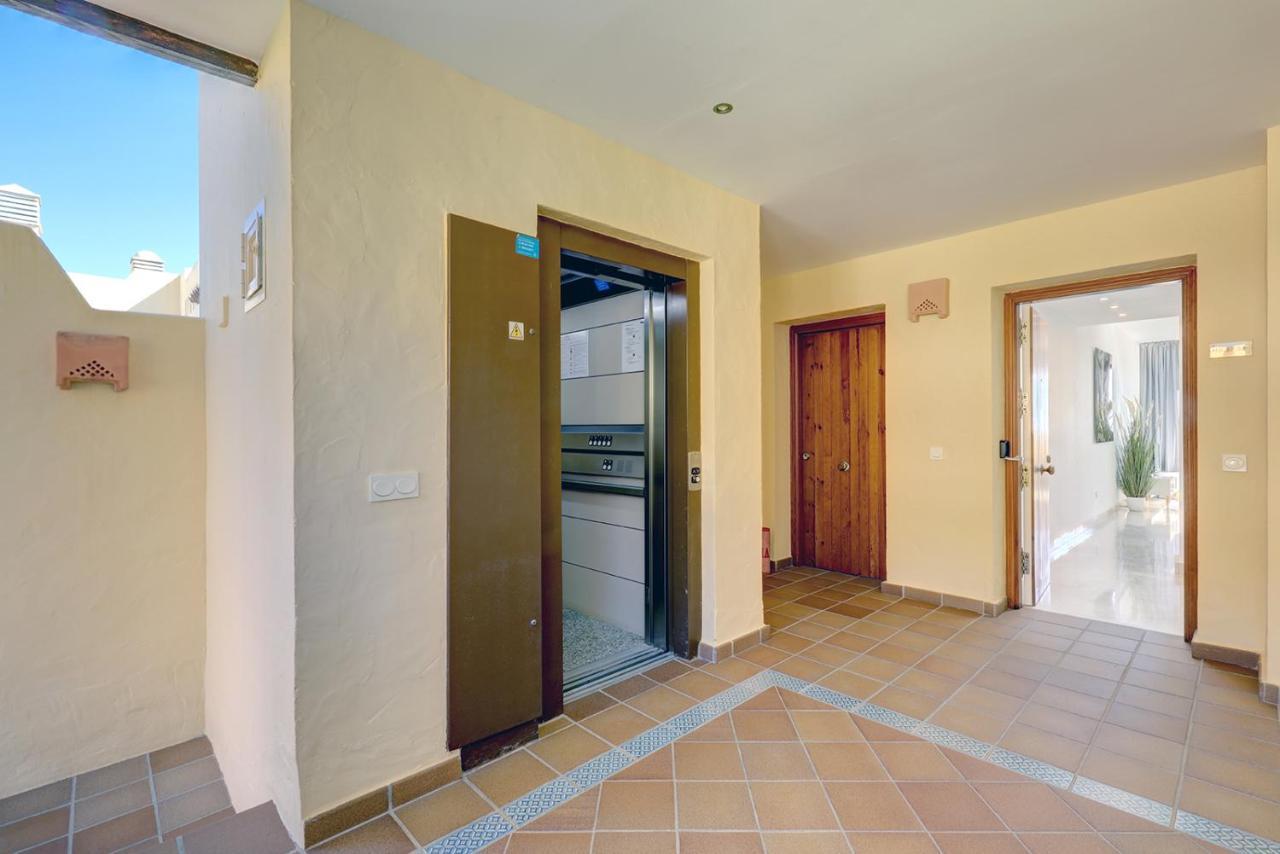 Duquesa Village Apartment - 2 Bed/2 Bath Apartment With Panoramic Sea Views Манільва Екстер'єр фото